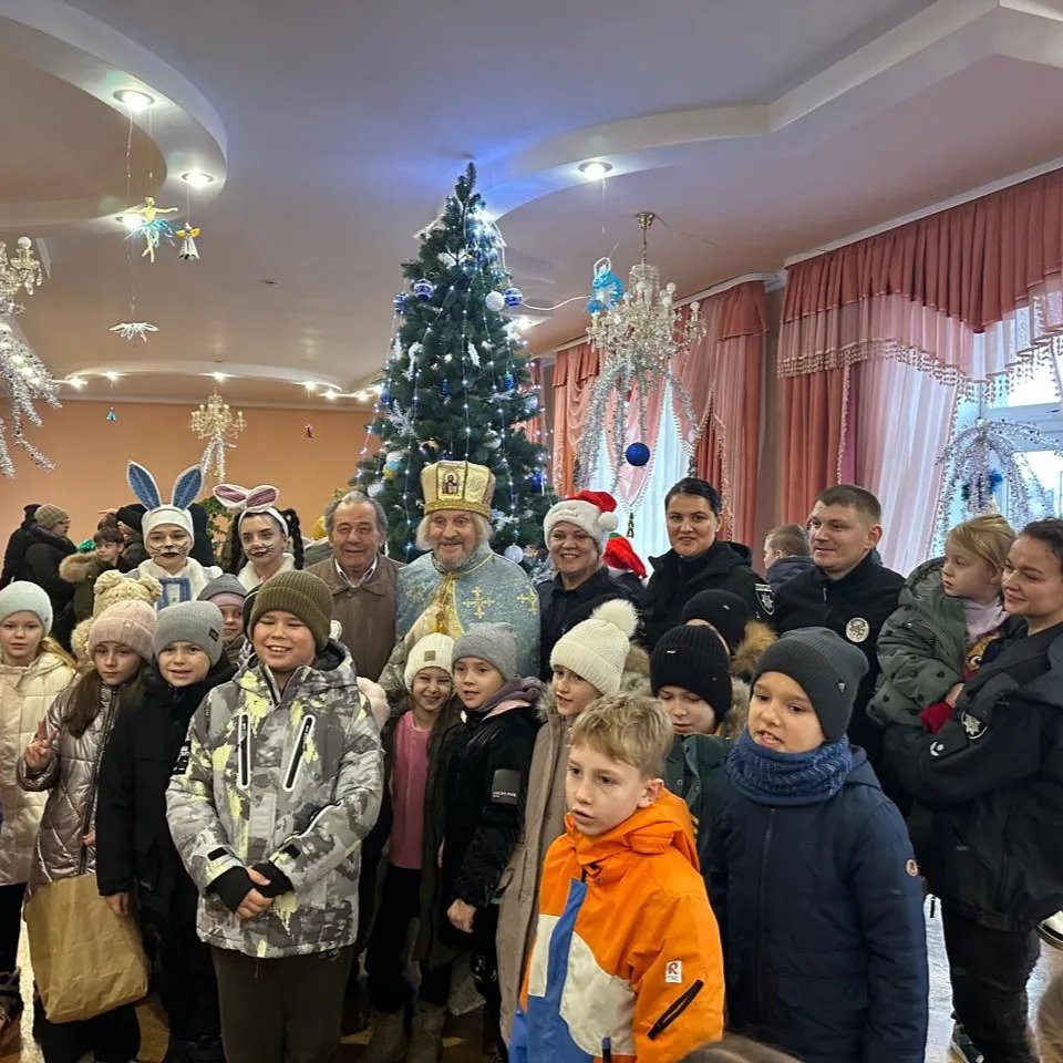 Діти волинських поліцейських побували на різдвяно-новорічних дійствах