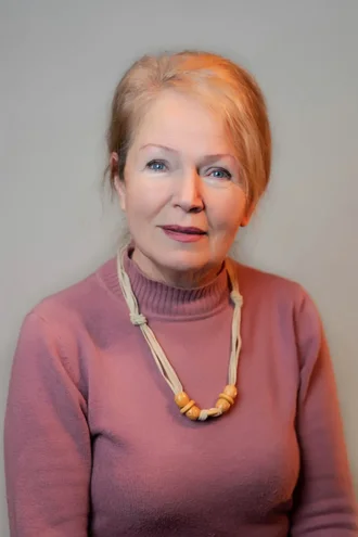 Лариса Зеленова заслужена артистка України, провідний майстер сцени