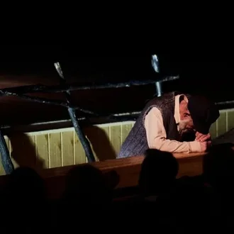 Легендарна вистава про століття великого кохання зібрала аншлаг у Волинському драмтеатрі