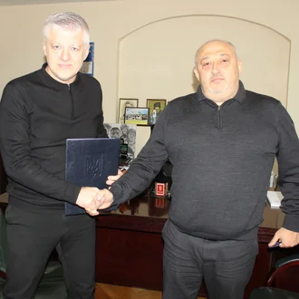 Театр поруч із захисниками: Волинський академічний облмуздрамтеатр ім. Тараса Шевченка та Луцька районна державна адміністрація підписали Меморандум про співпрацю