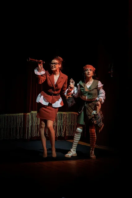 Веселі Роджерси та Примарний галеон